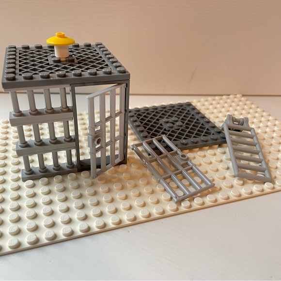 LEGO City Police Replacement Pieces - Doors 60621, Bars 30055, Plate 4151 - Picture 14 of 14